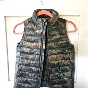 Boys Size 8 Camo Vest w/ Tags